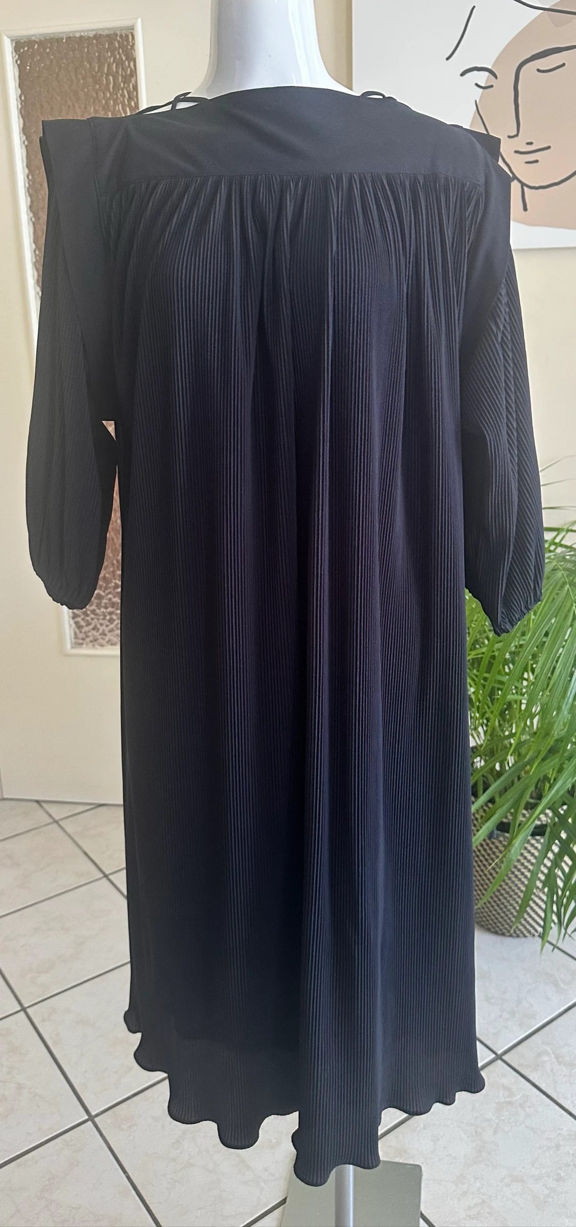 Black Lined Dress Size 42/44 – Never Worn – Zero Sheer – photo 8